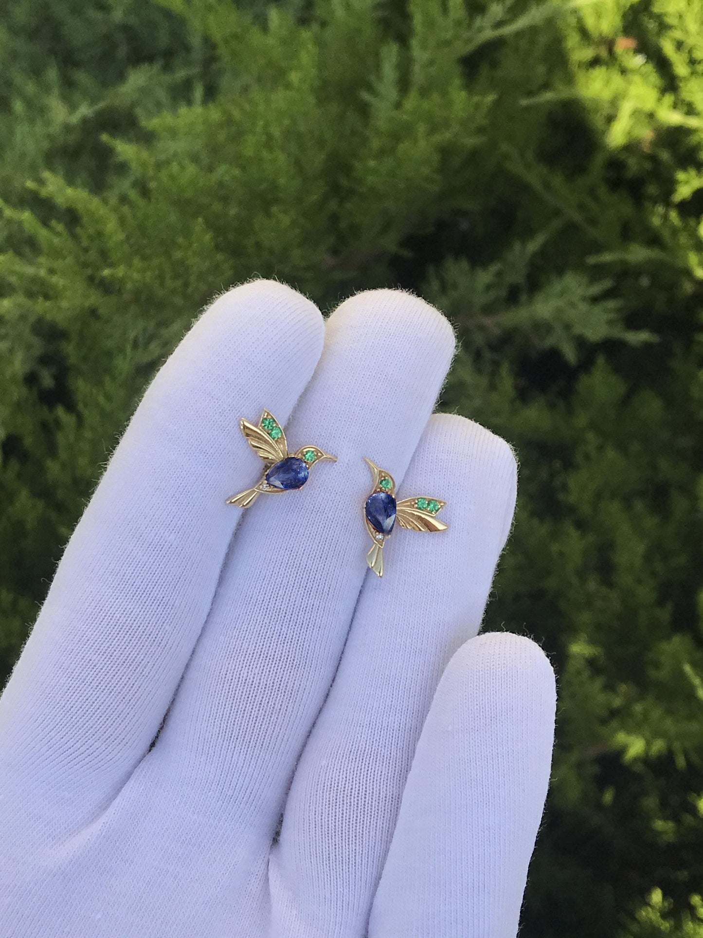 14k Gold Hummingbird Earings Studs with Sapphires