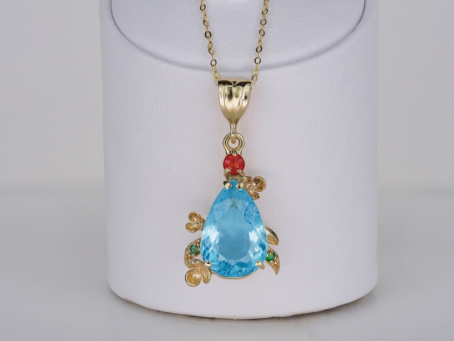 Pear Topaz Pendant in 14 Karat Gold