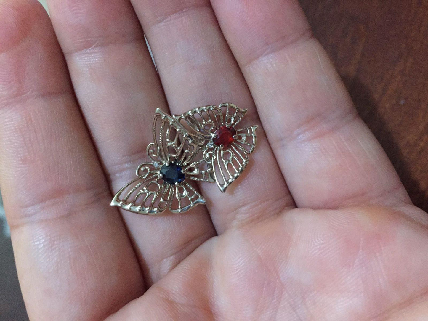 Butterfly in love pendant with sapphires in 14k gold