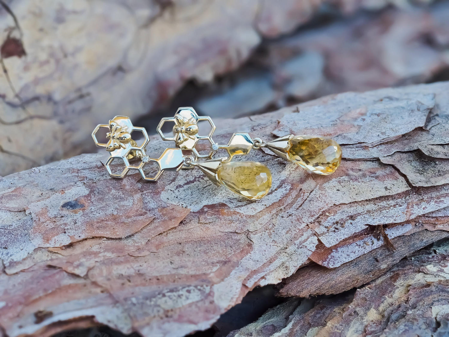 Bee on honeycomb citrine earrings studs