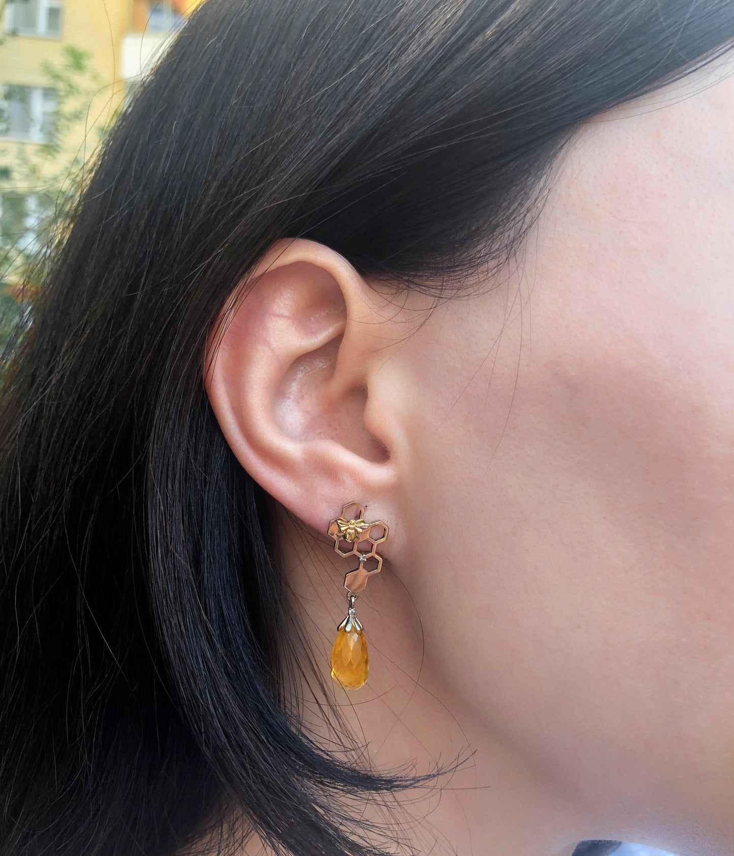 Bee on honeycomb citrine earrings studs