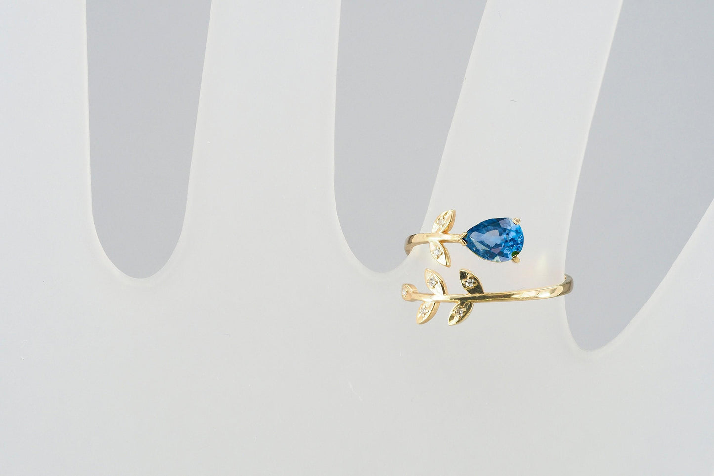 Pear sapphire 14k gold ring