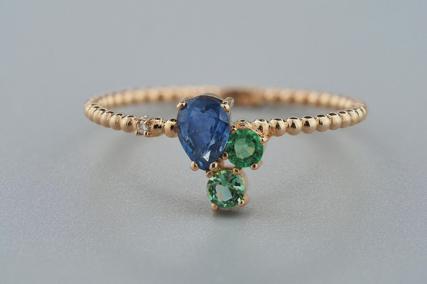 Pear sapphire 14k gold ring