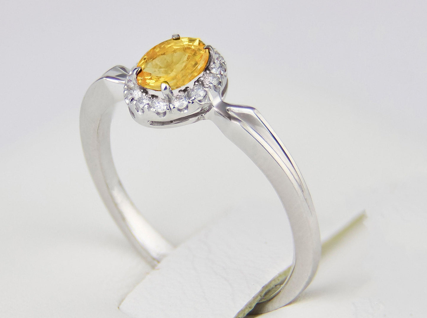 Yellow Sapphire and diamonds 14k gold ring