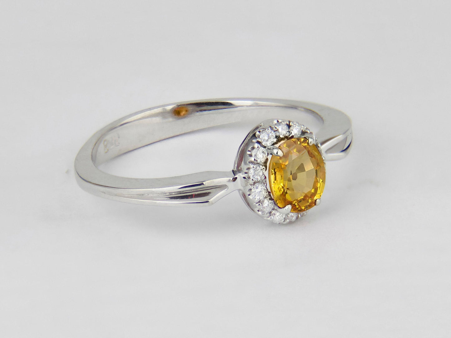 Yellow Sapphire and diamonds 14k gold ring