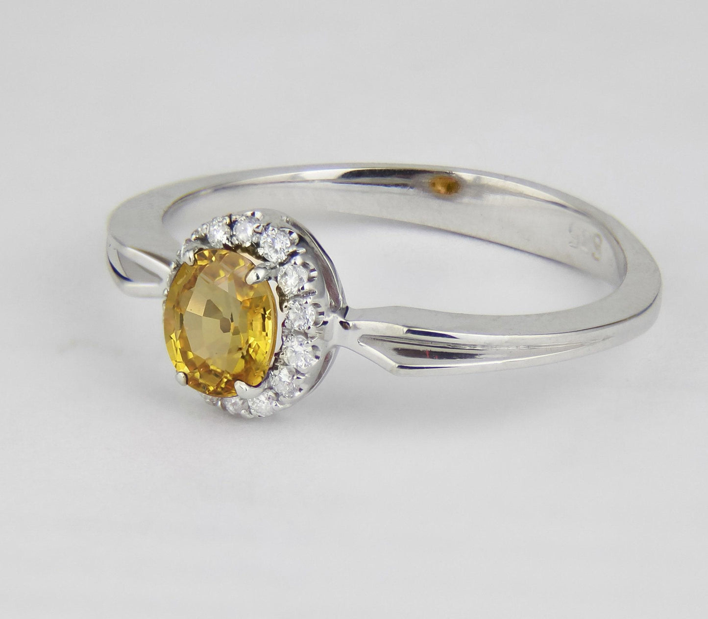 Yellow Sapphire and diamonds 14k gold ring