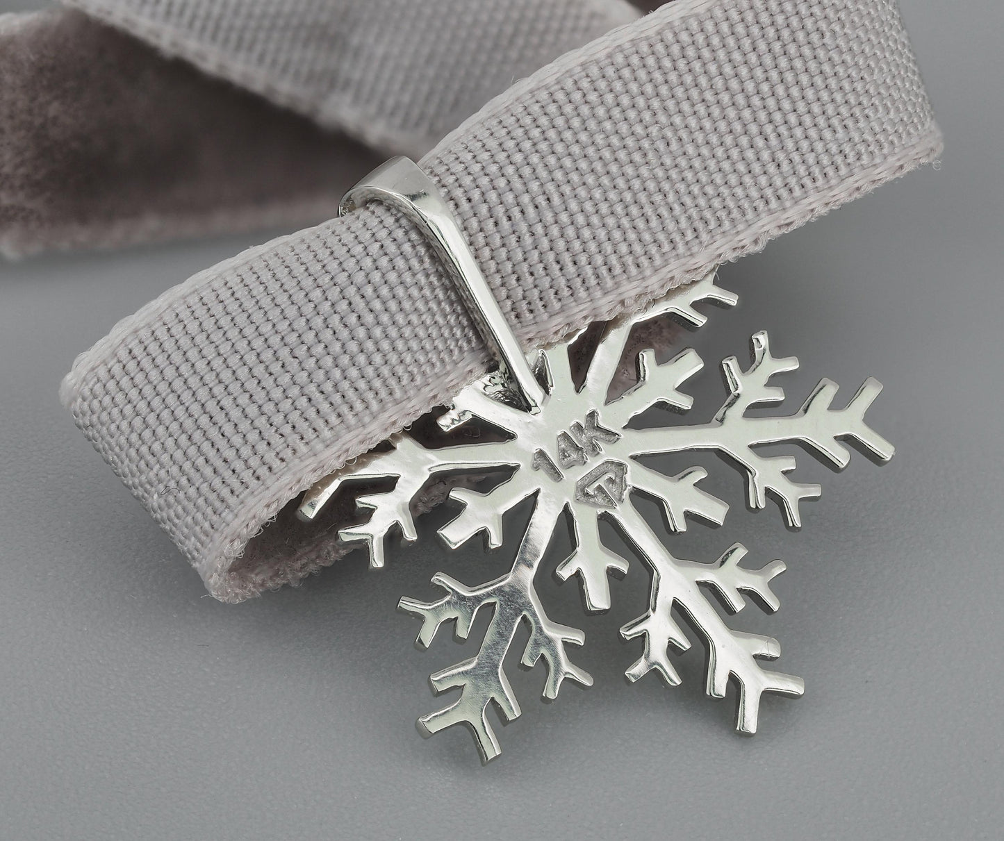 Snowflake Pendant with tanzanite in 14k gold