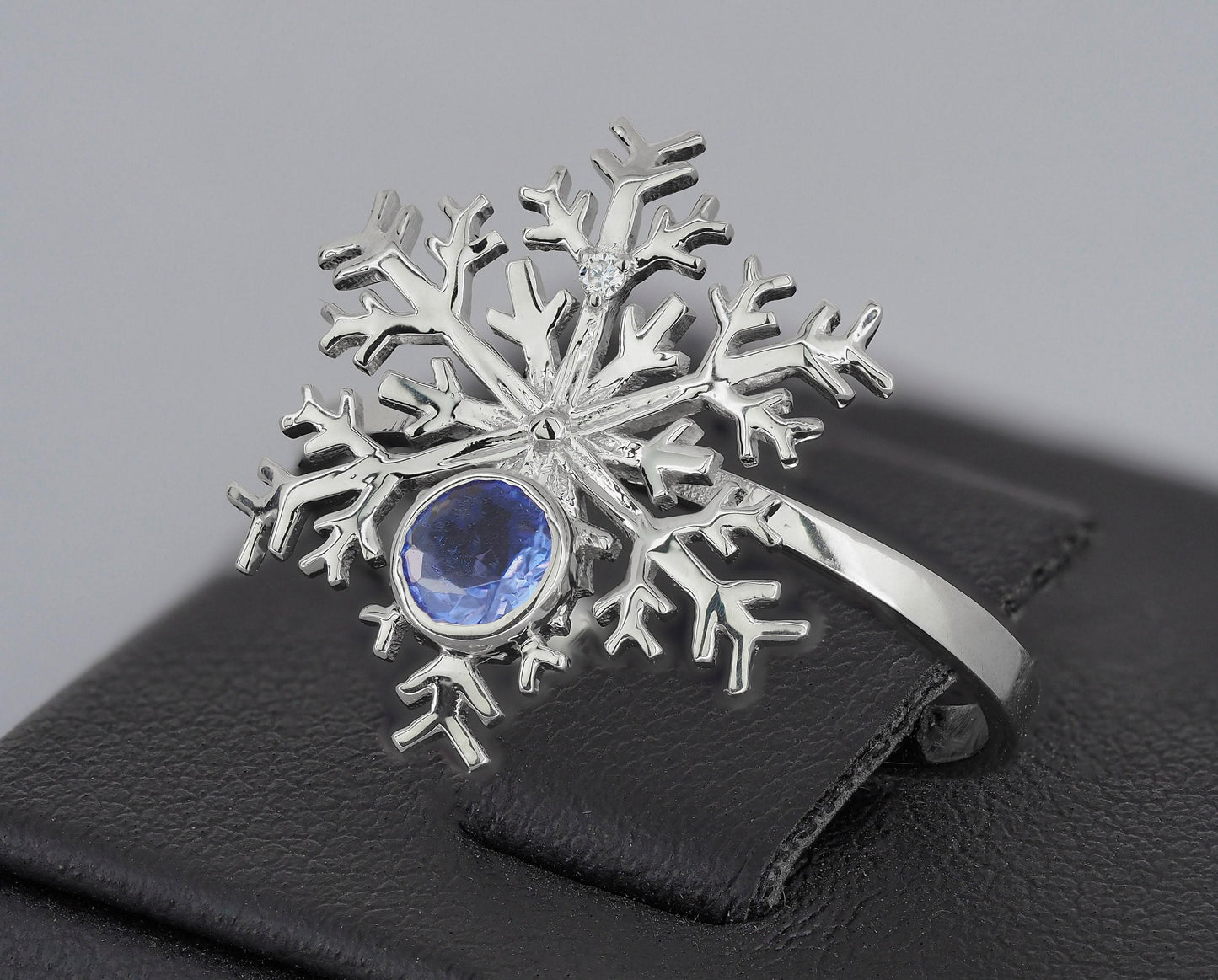 Tanzanite Snowflake gold 14k Ring