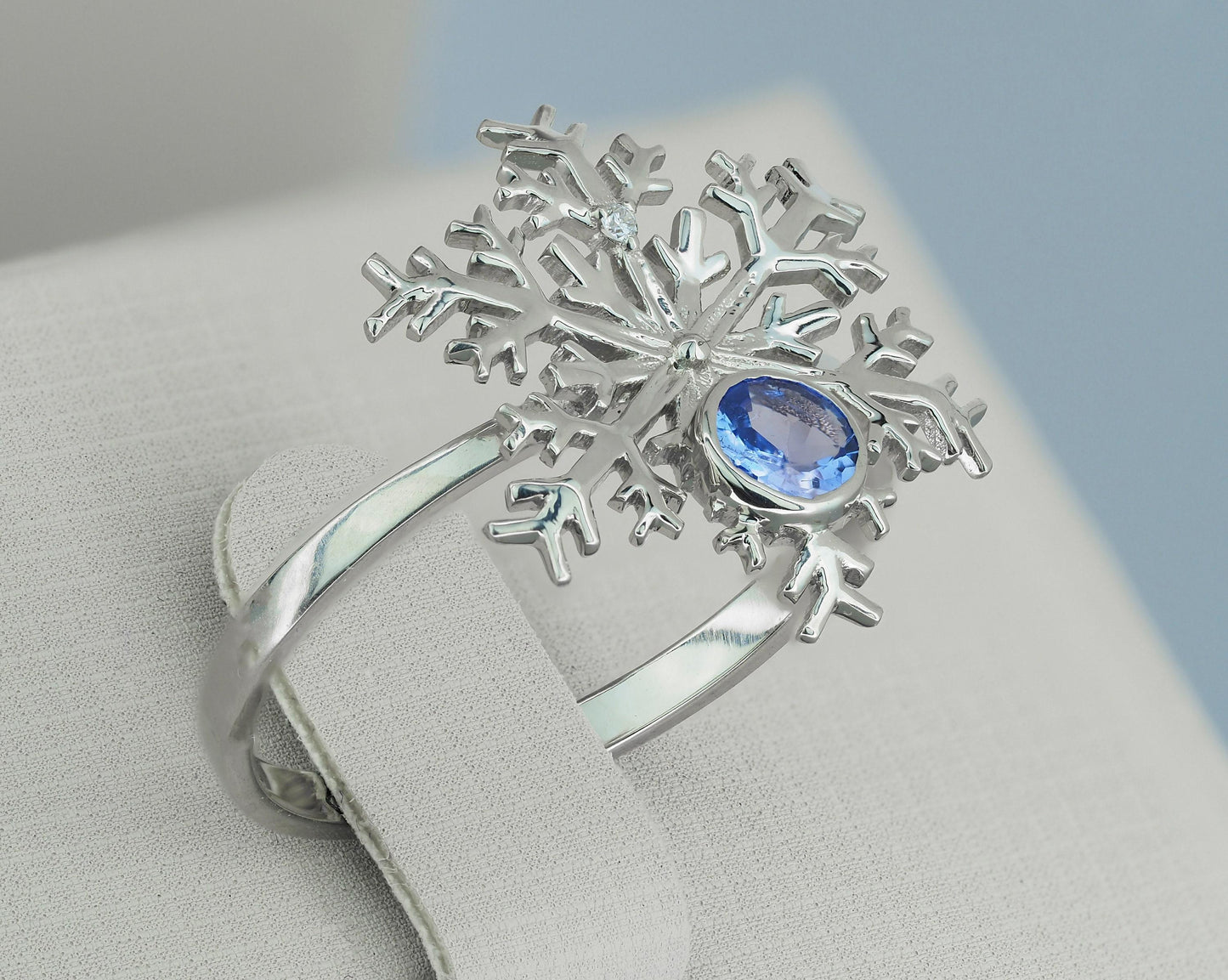 Tanzanite Snowflake gold 14k Ring