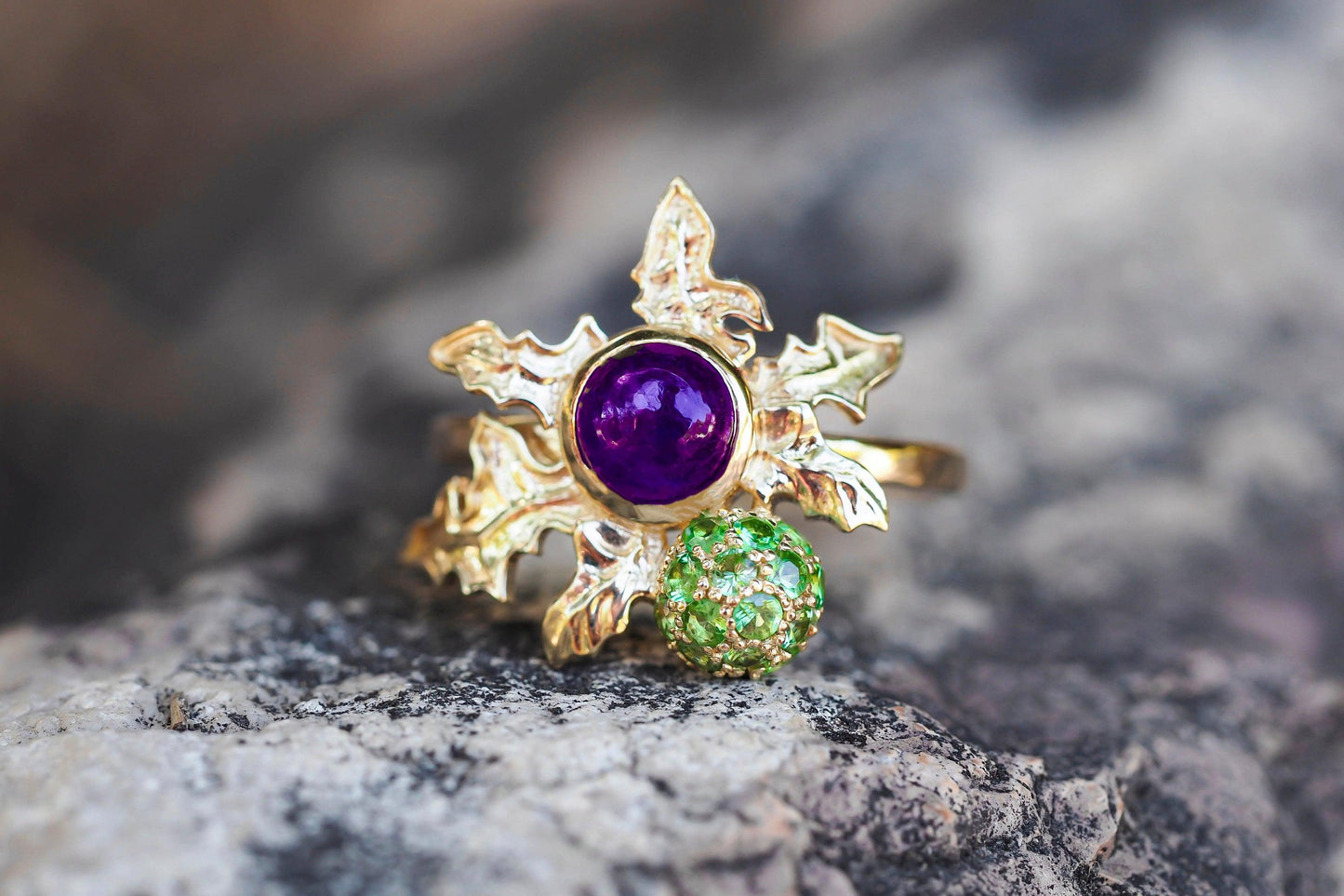 Thistle ring with amethyst in 14k gold