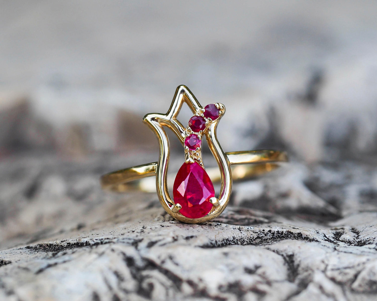 Tulip flower ring with ruby in 14k gold