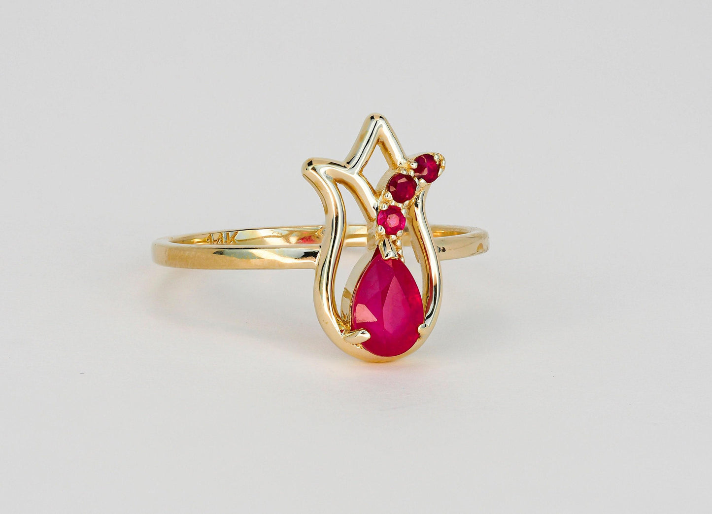 Tulip flower ring with ruby in 14k gold