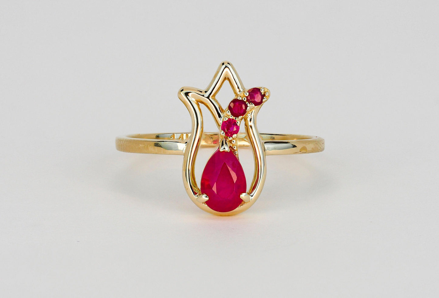 Tulip flower ring with ruby in 14k gold