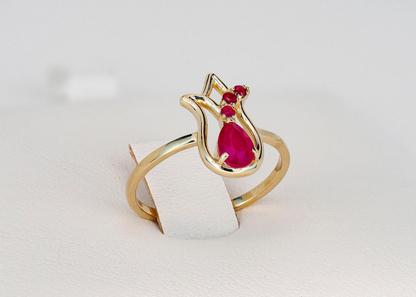 Tulip flower ring with ruby in 14k gold