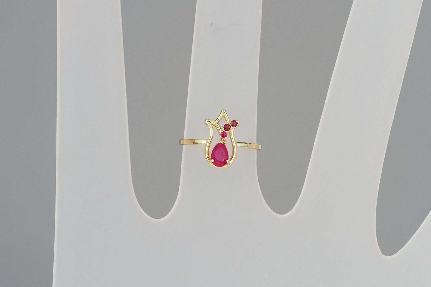 Tulip flower ring with ruby in 14k gold