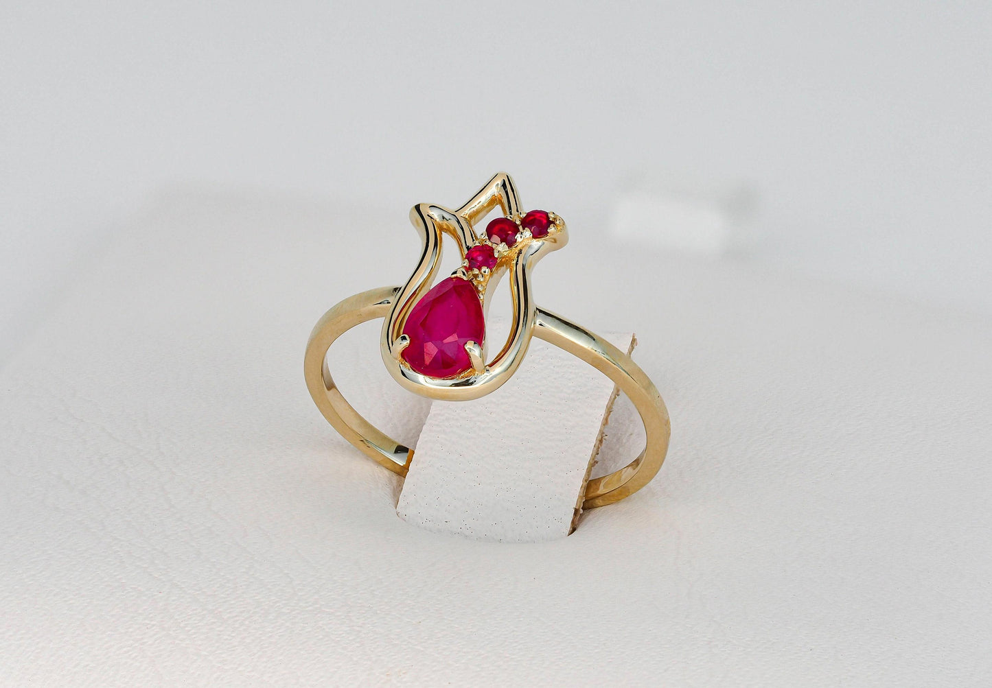 Tulip flower ring with ruby in 14k gold