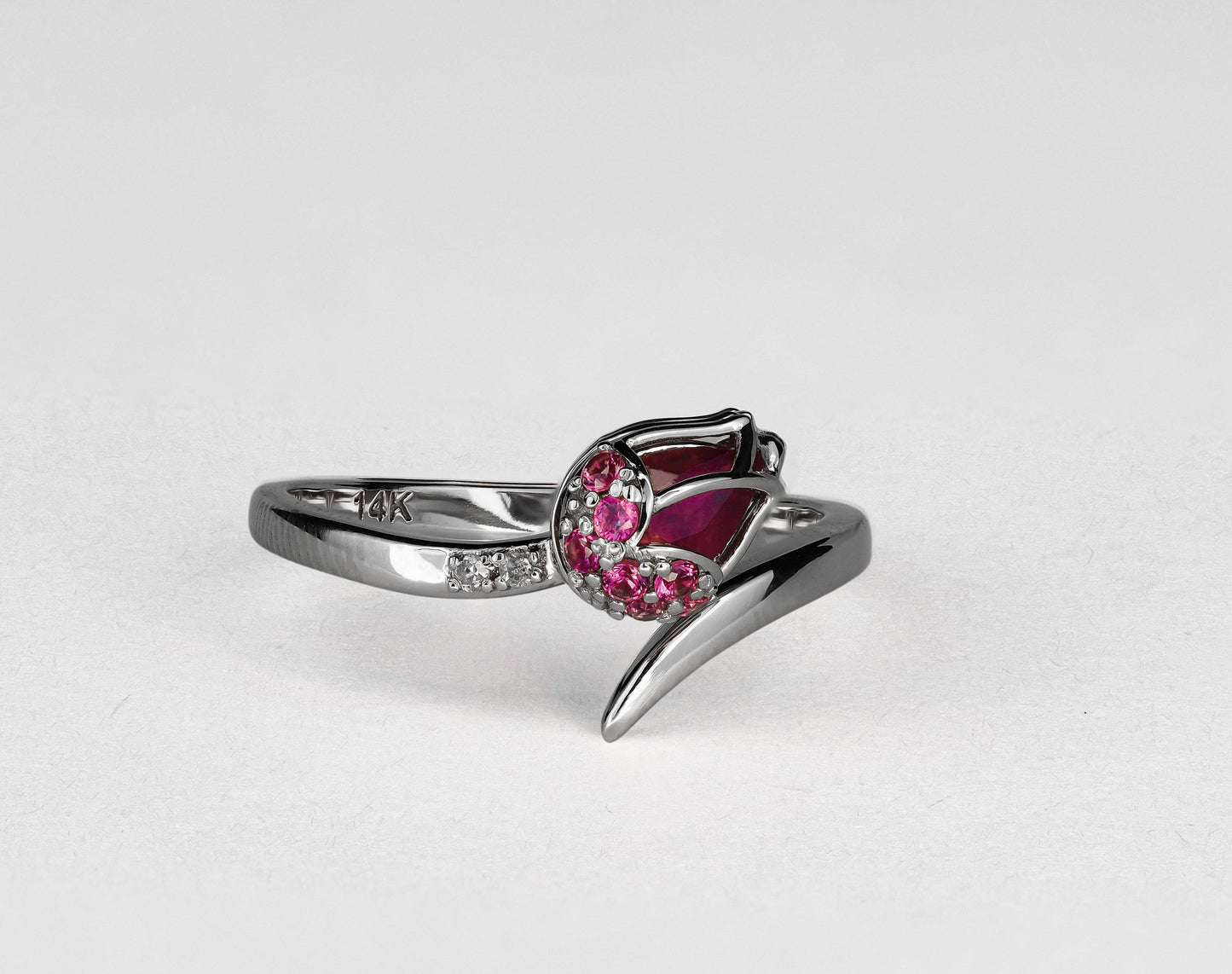 Tulip Ring with ruby in 14k gold