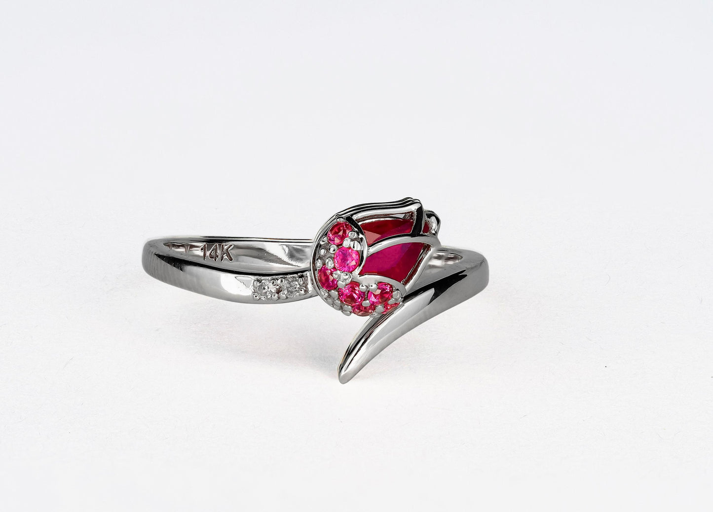 Tulip Ring with ruby in 14k gold