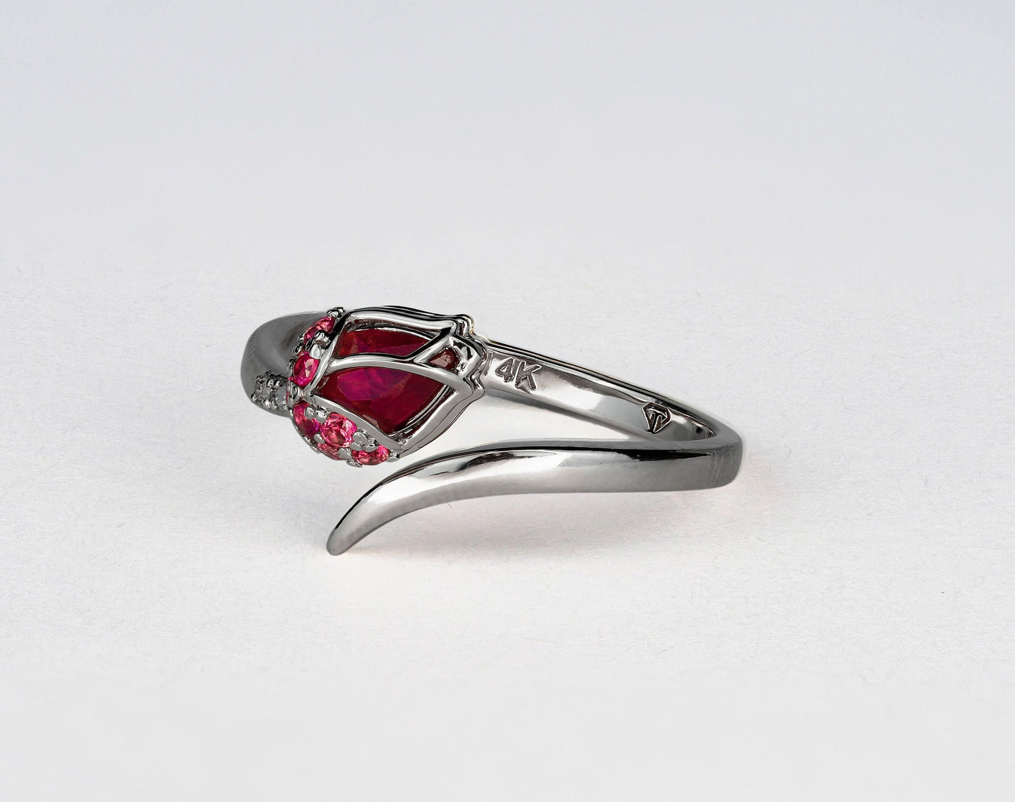 Tulip Ring with ruby in 14k gold