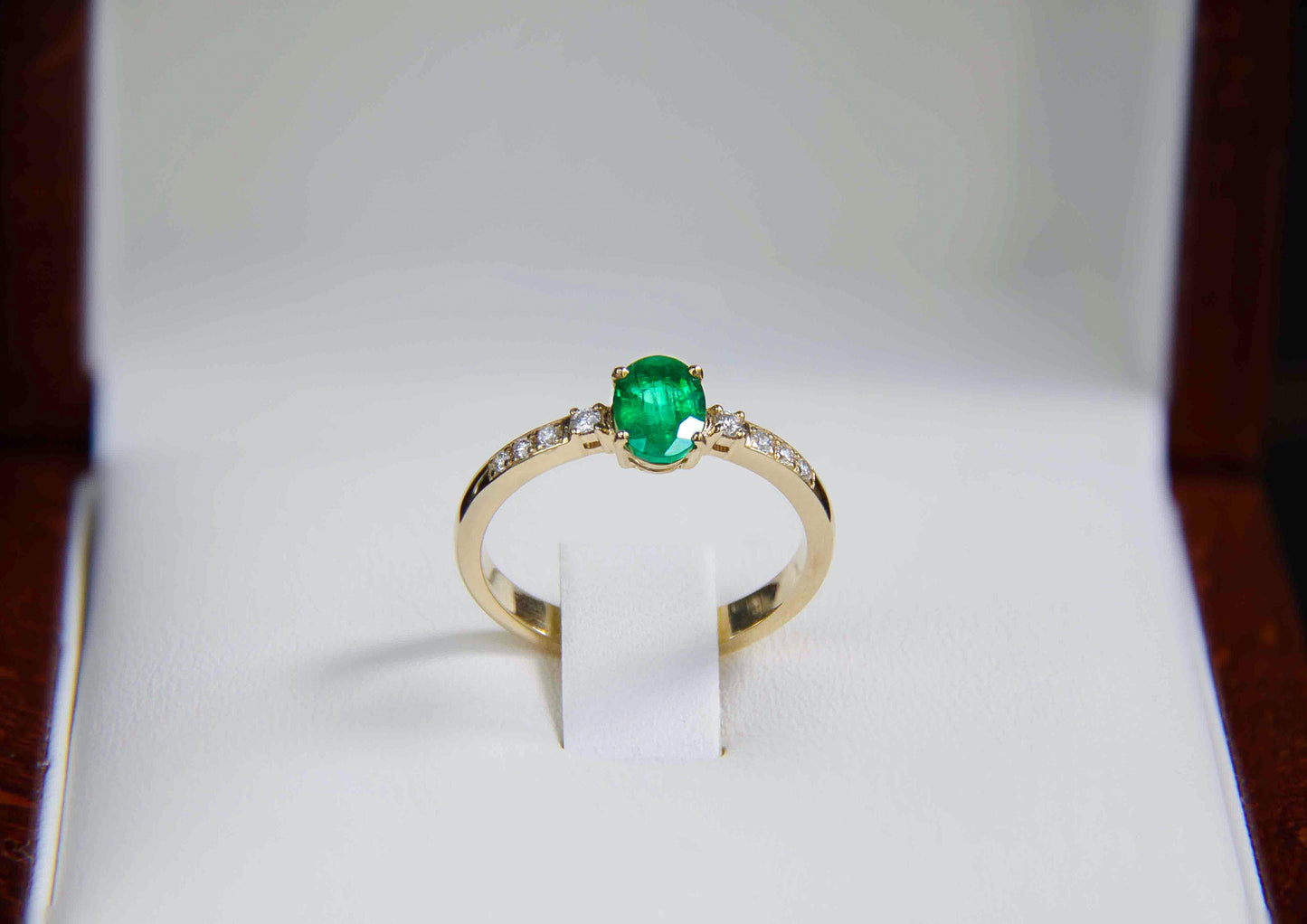 Emerald 14k gold ring