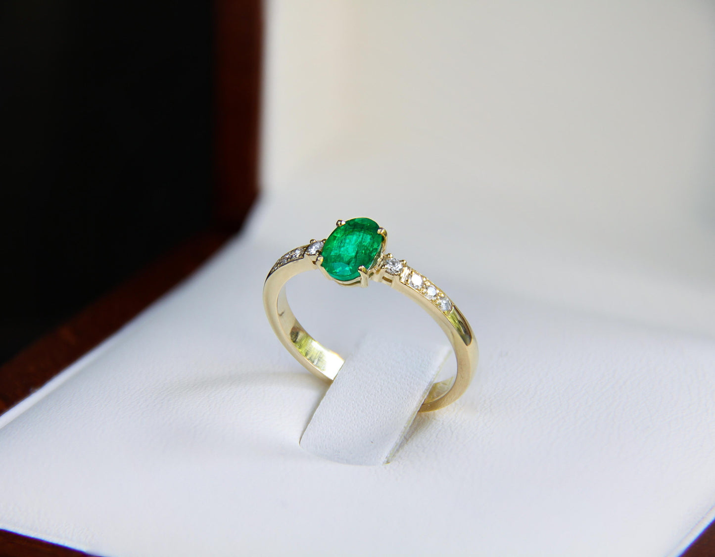 Emerald 14k gold ring