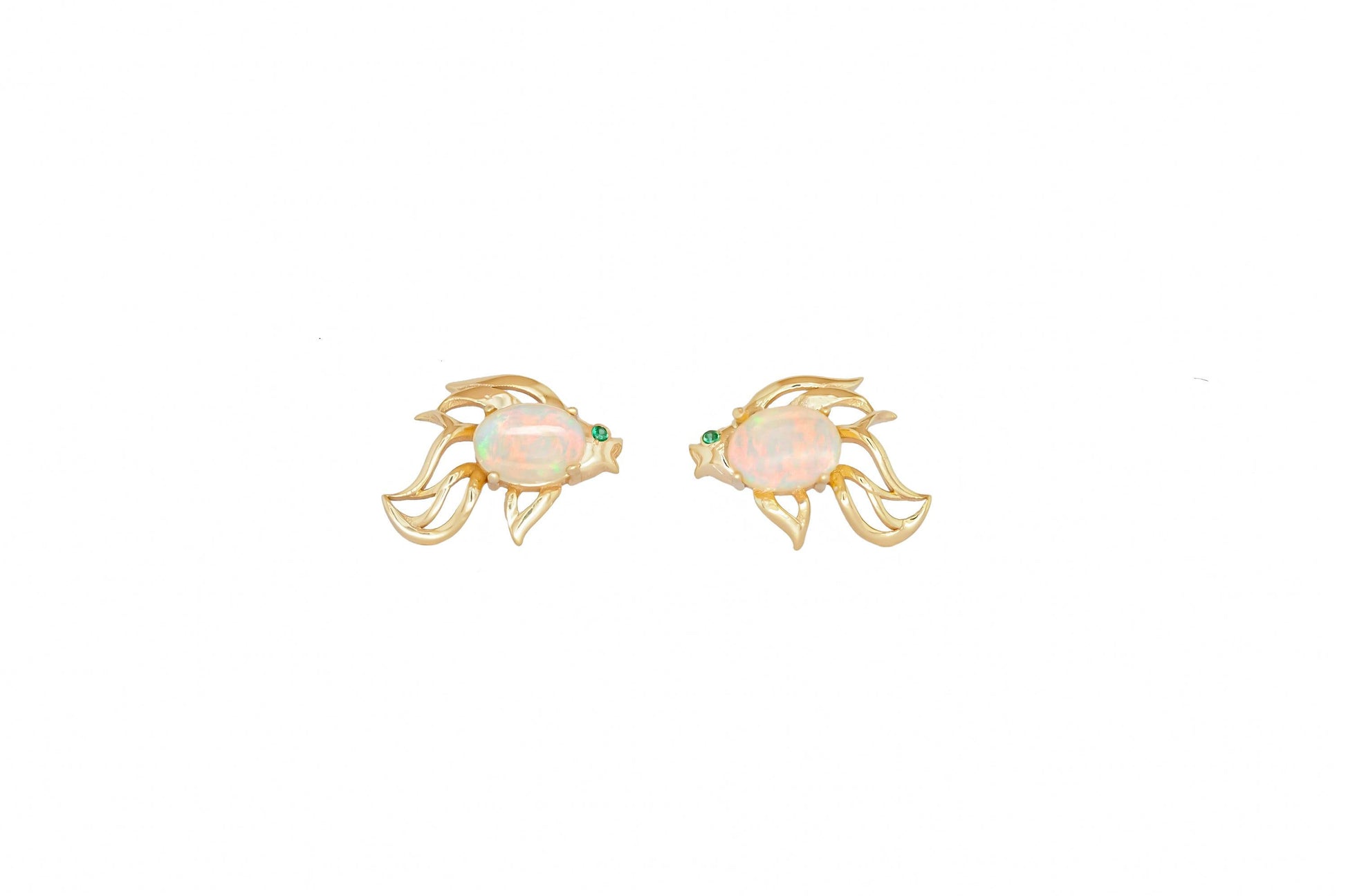 14k gold Fish earrings studs set in 14k gold