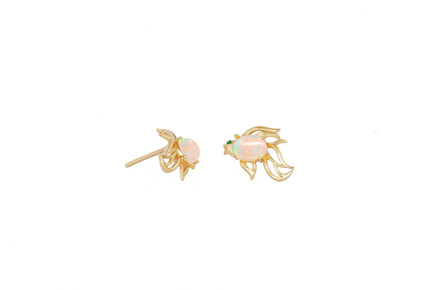 14k gold Fish earrings studs set in 14k gold