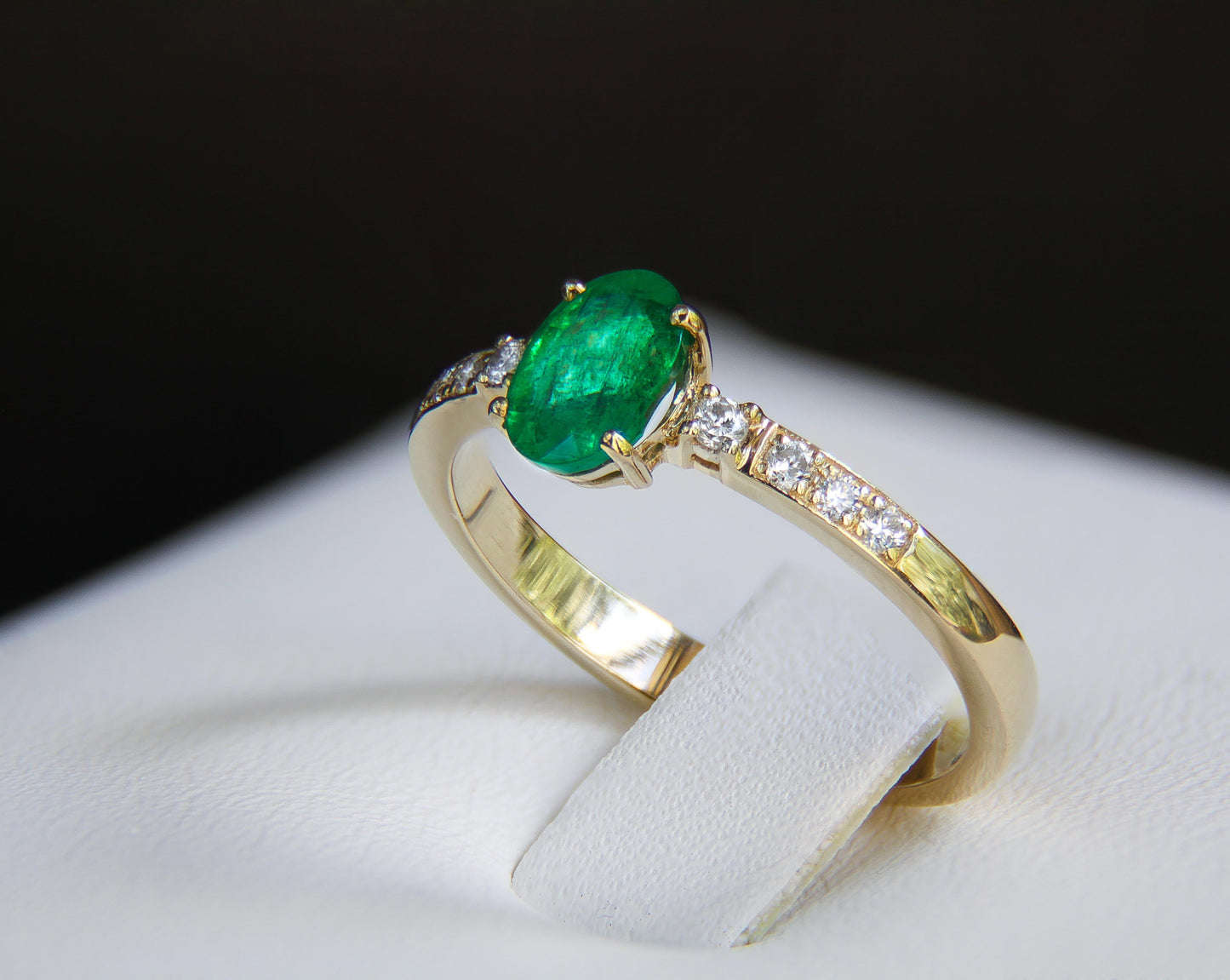 Emerald 14k gold ring