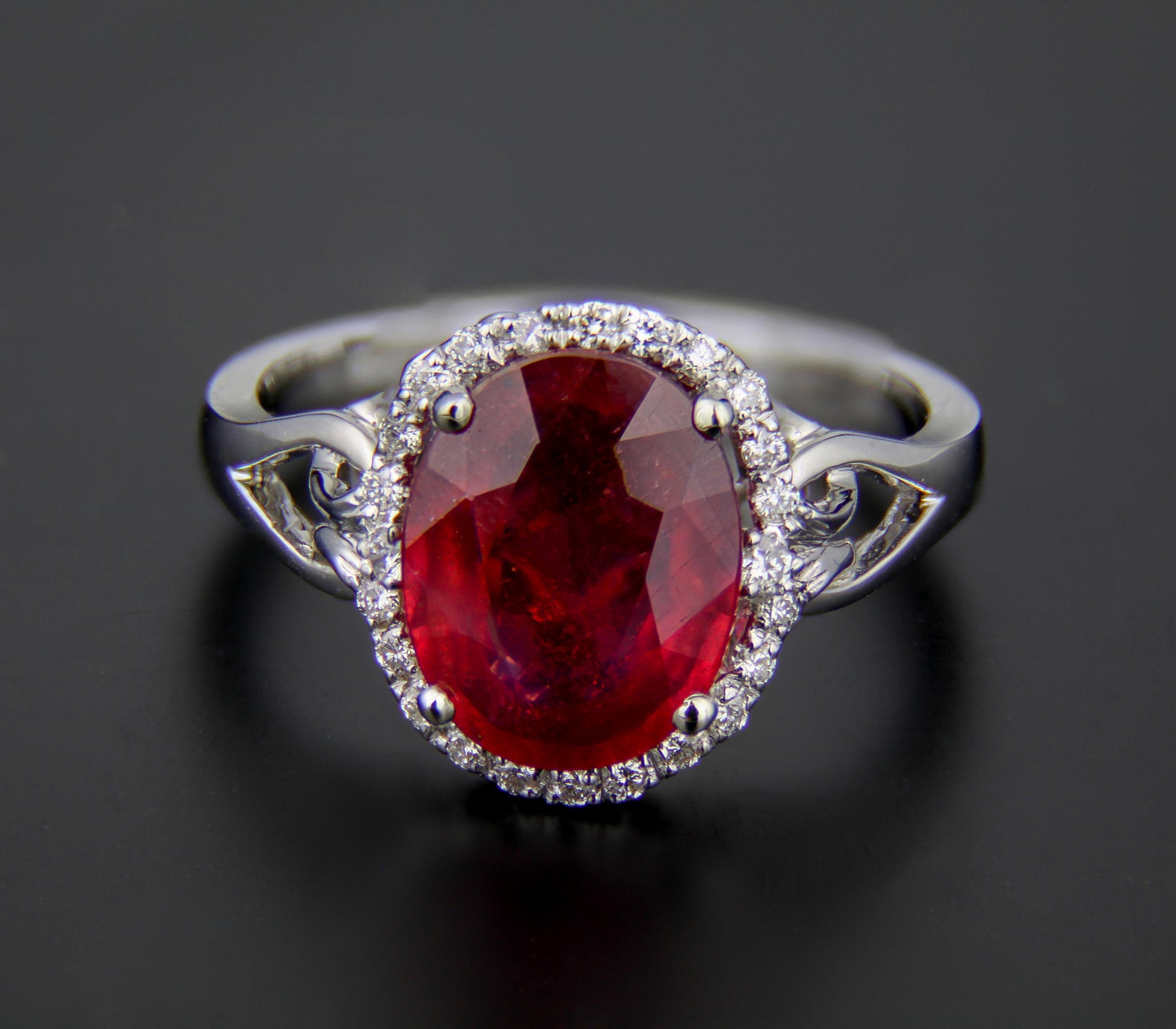 Oval Garnet 14k gold ring