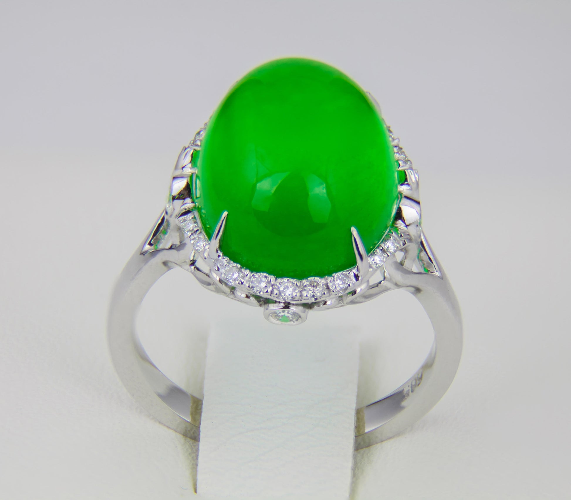 Green jade 14k gold ring