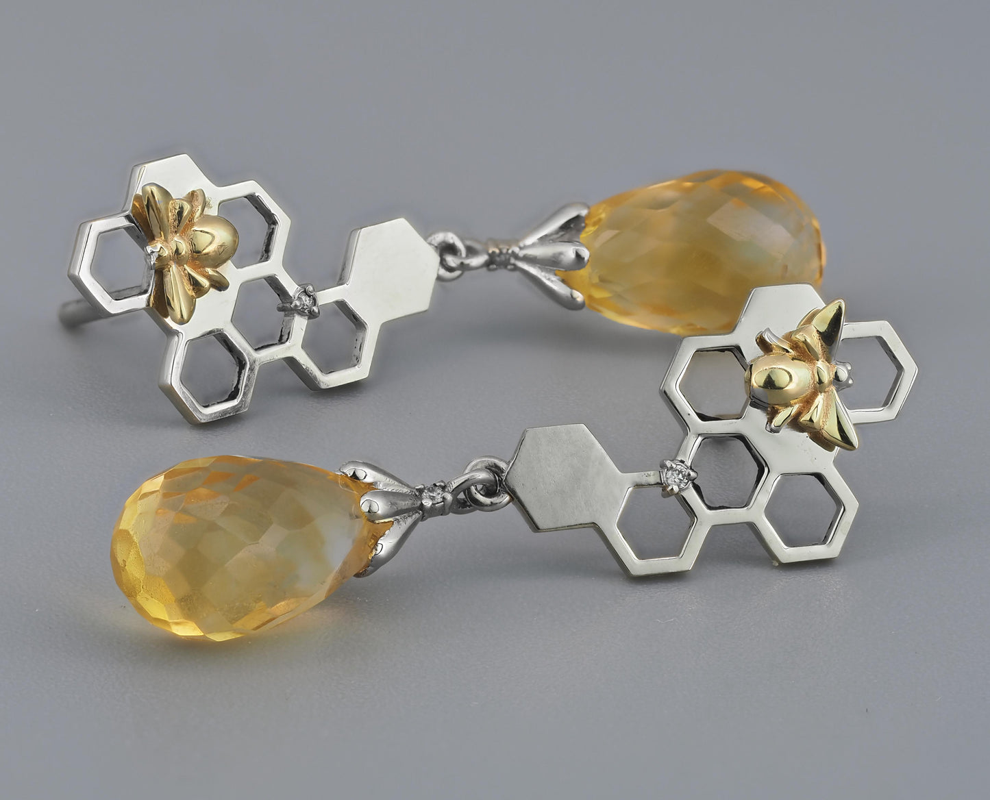 Bee on honeycomb citrine earrings studs