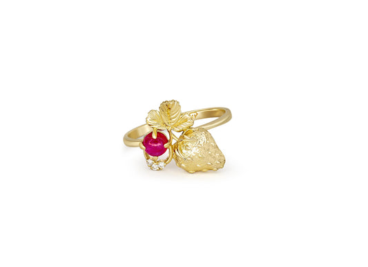 Strawberry gold ring with ruby