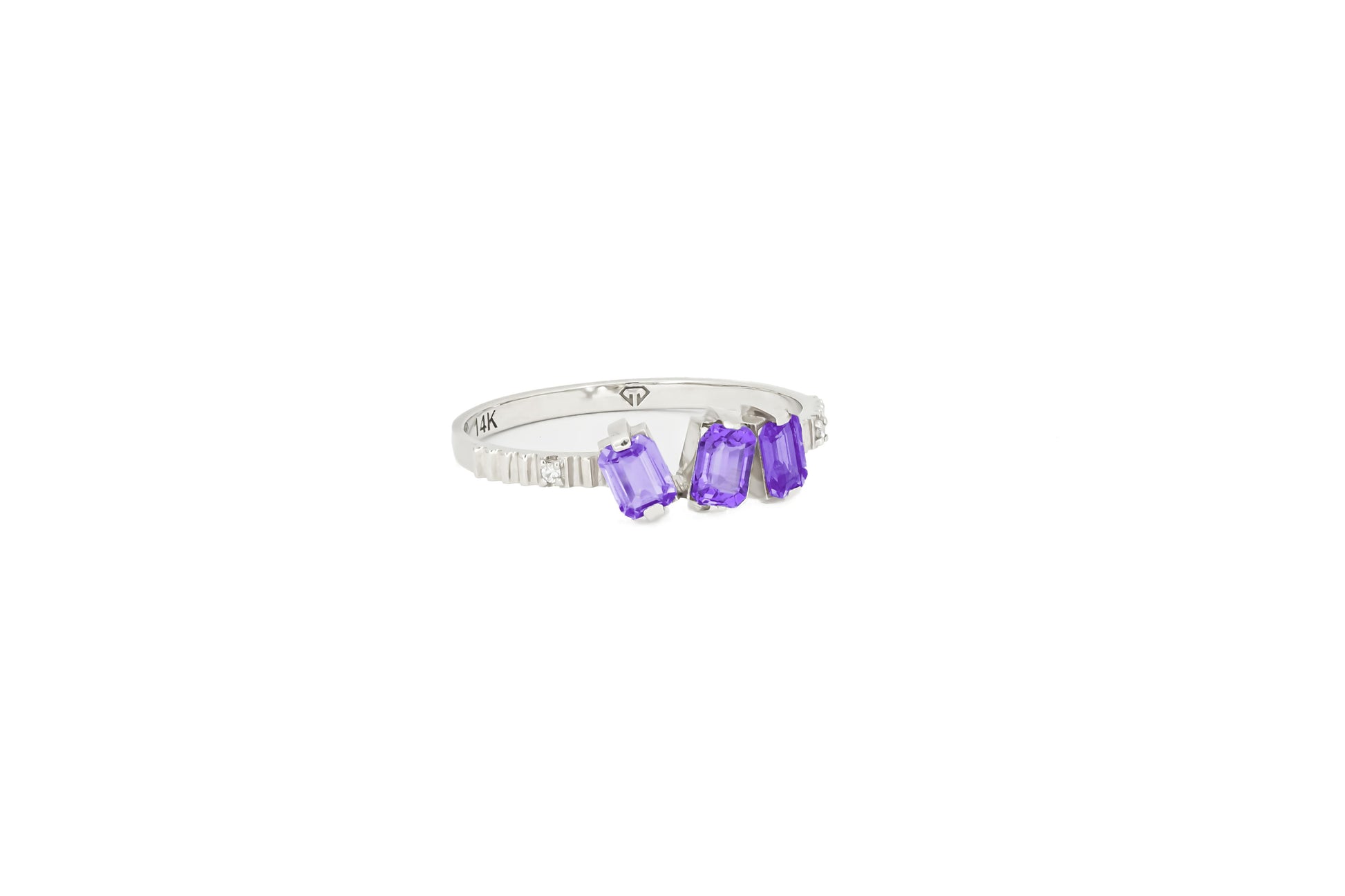 Monochrome purple gemstone 14k ring