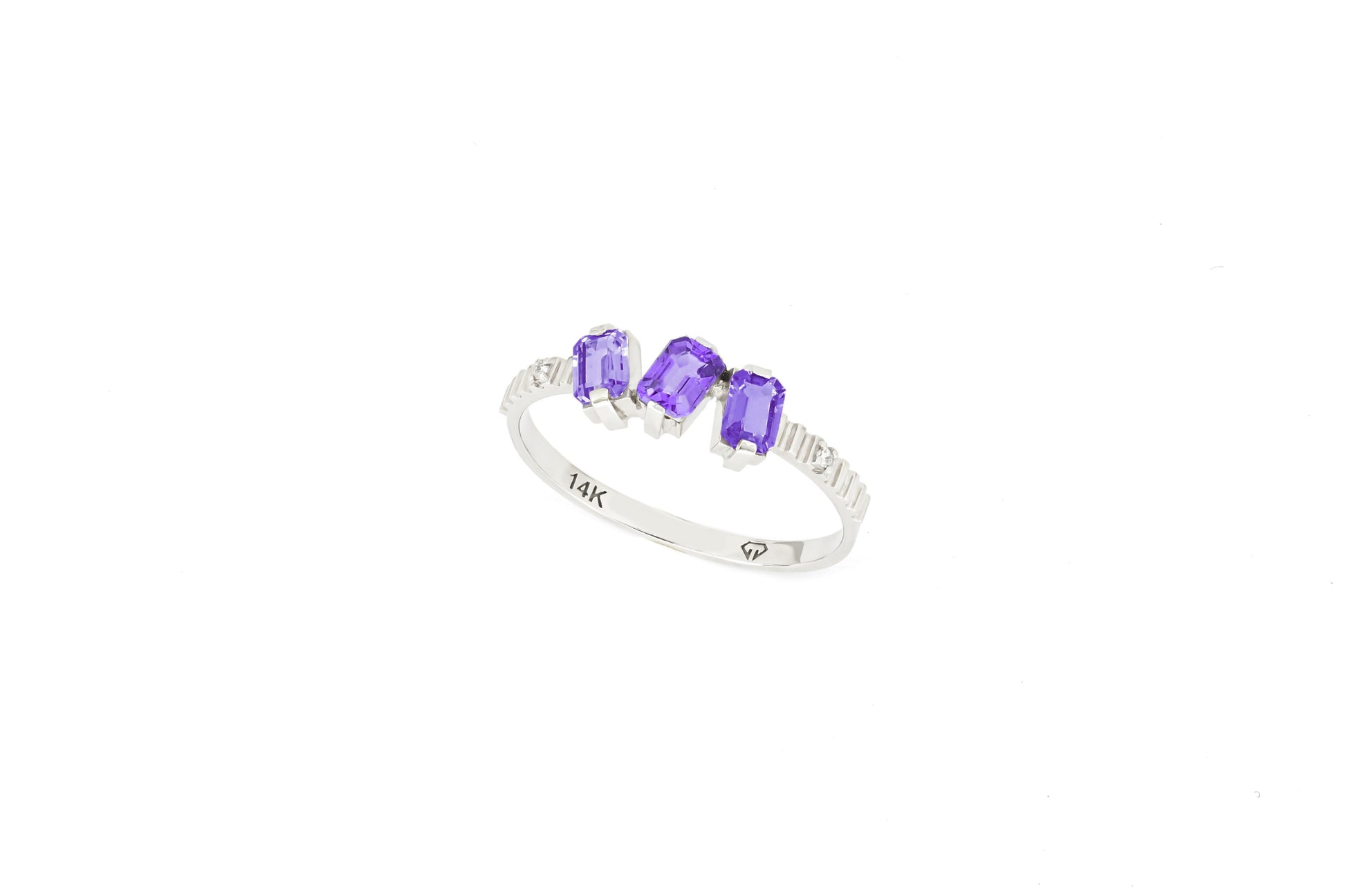 Monochrome purple gemstone 14k ring