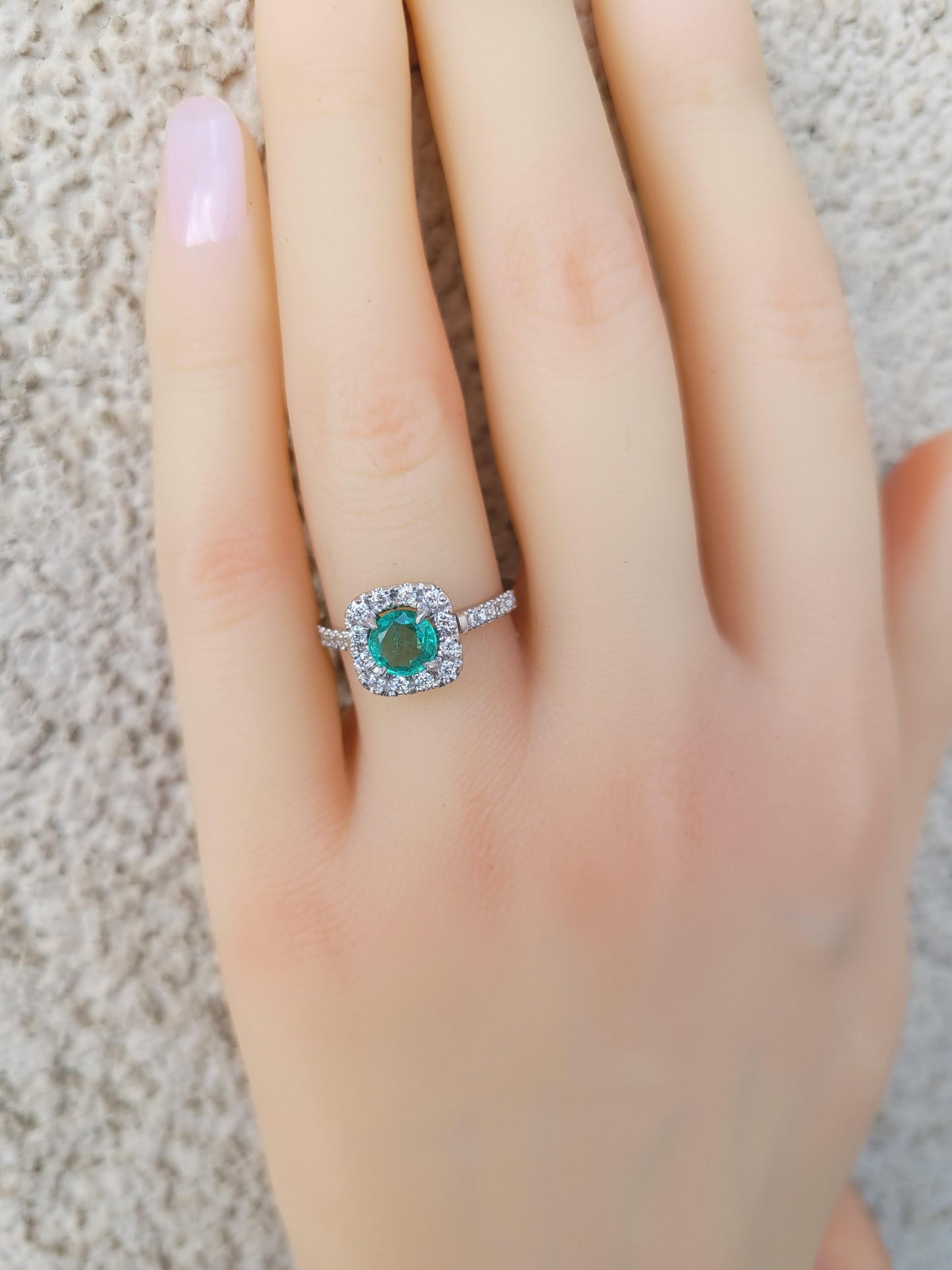 Diamond Halo emerald 14k gold ring