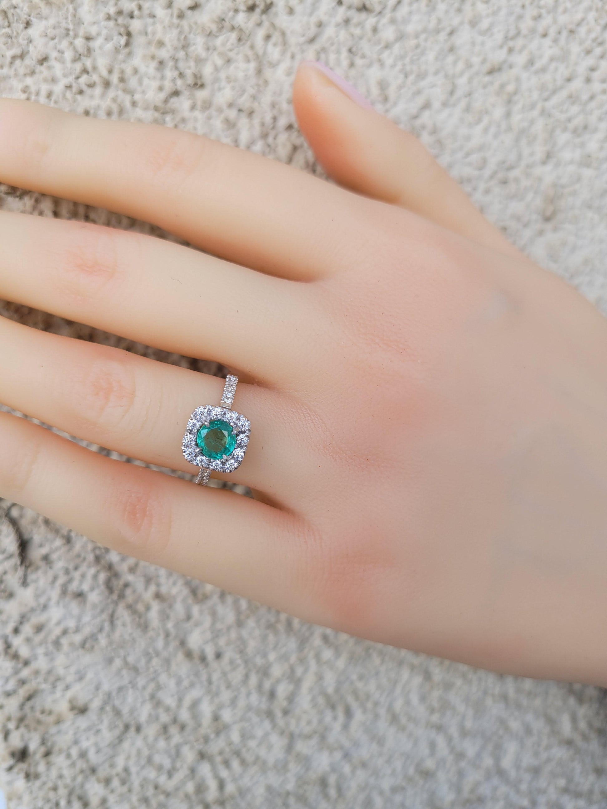 Diamond Halo emerald 14k gold ring