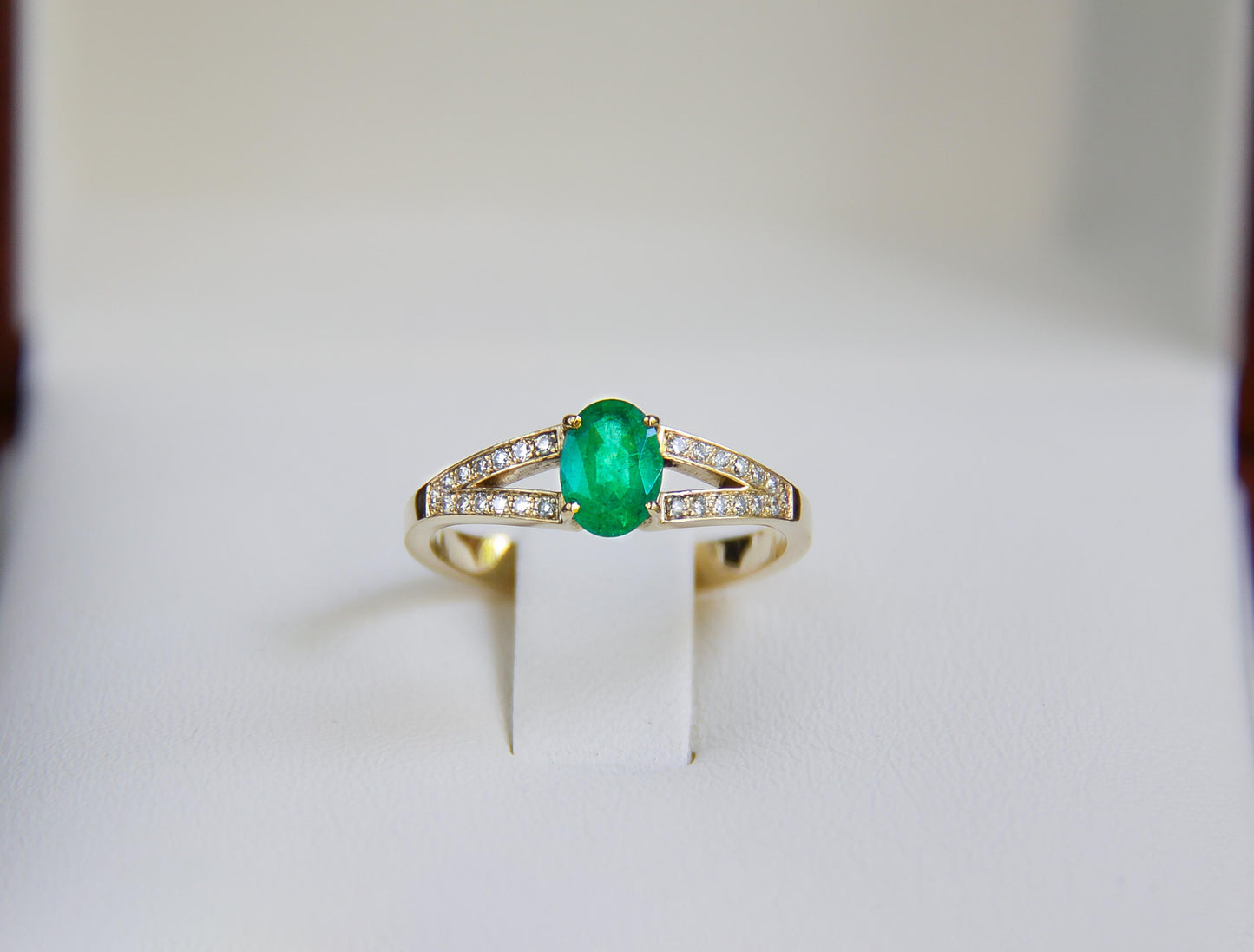 Emerald engagement 14k gold ring