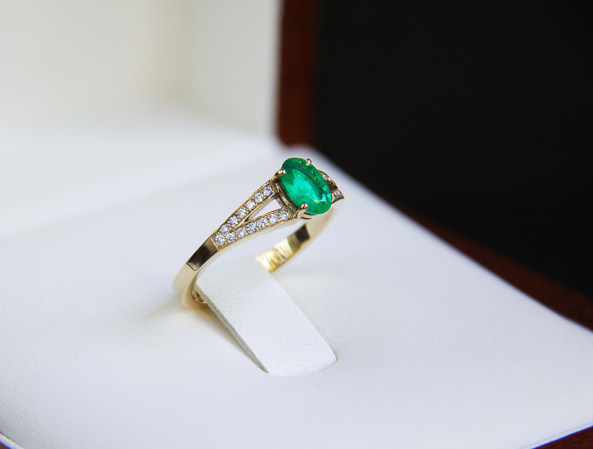 Emerald engagement 14k gold ring