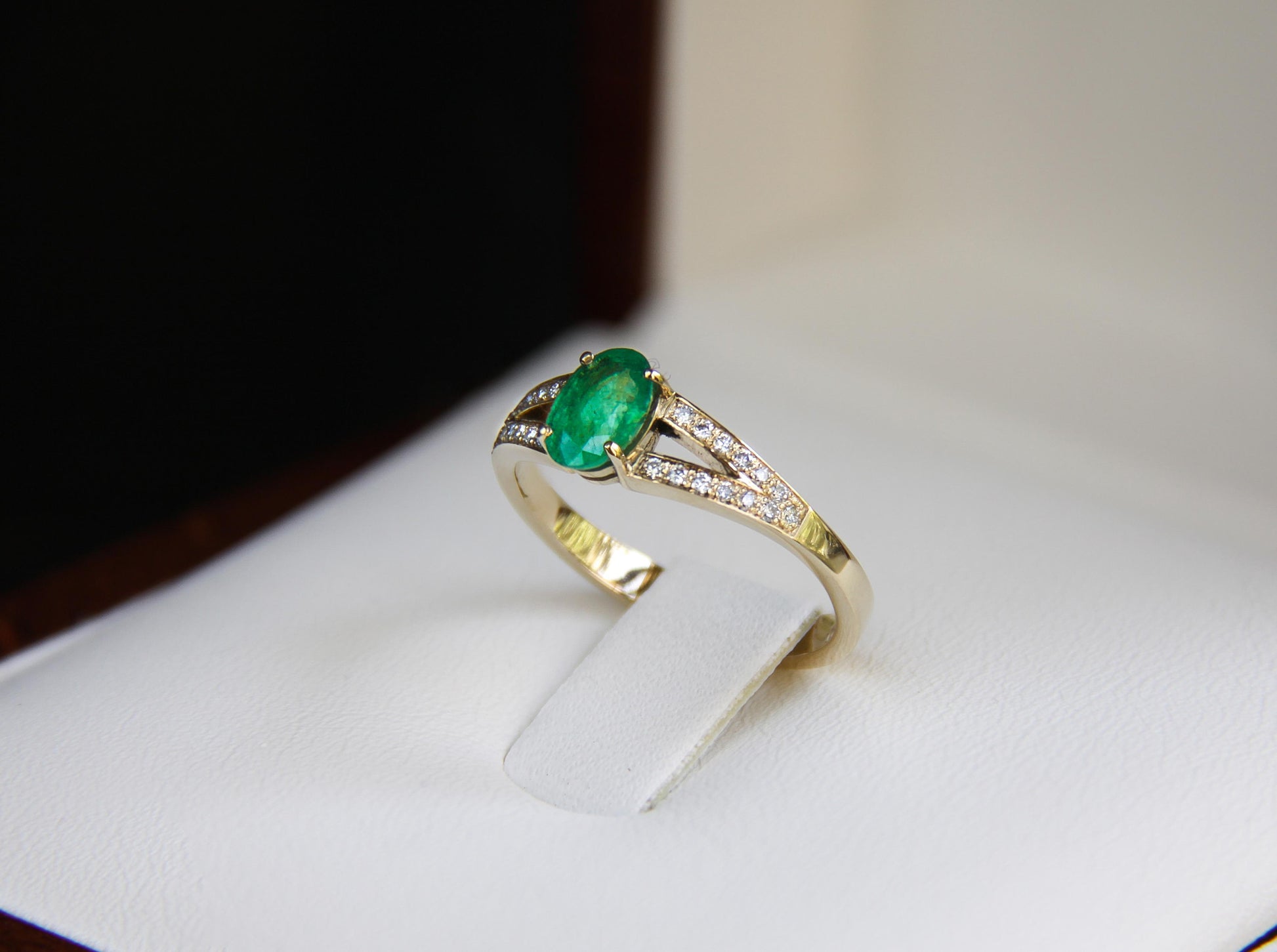 Emerald engagement 14k gold ring