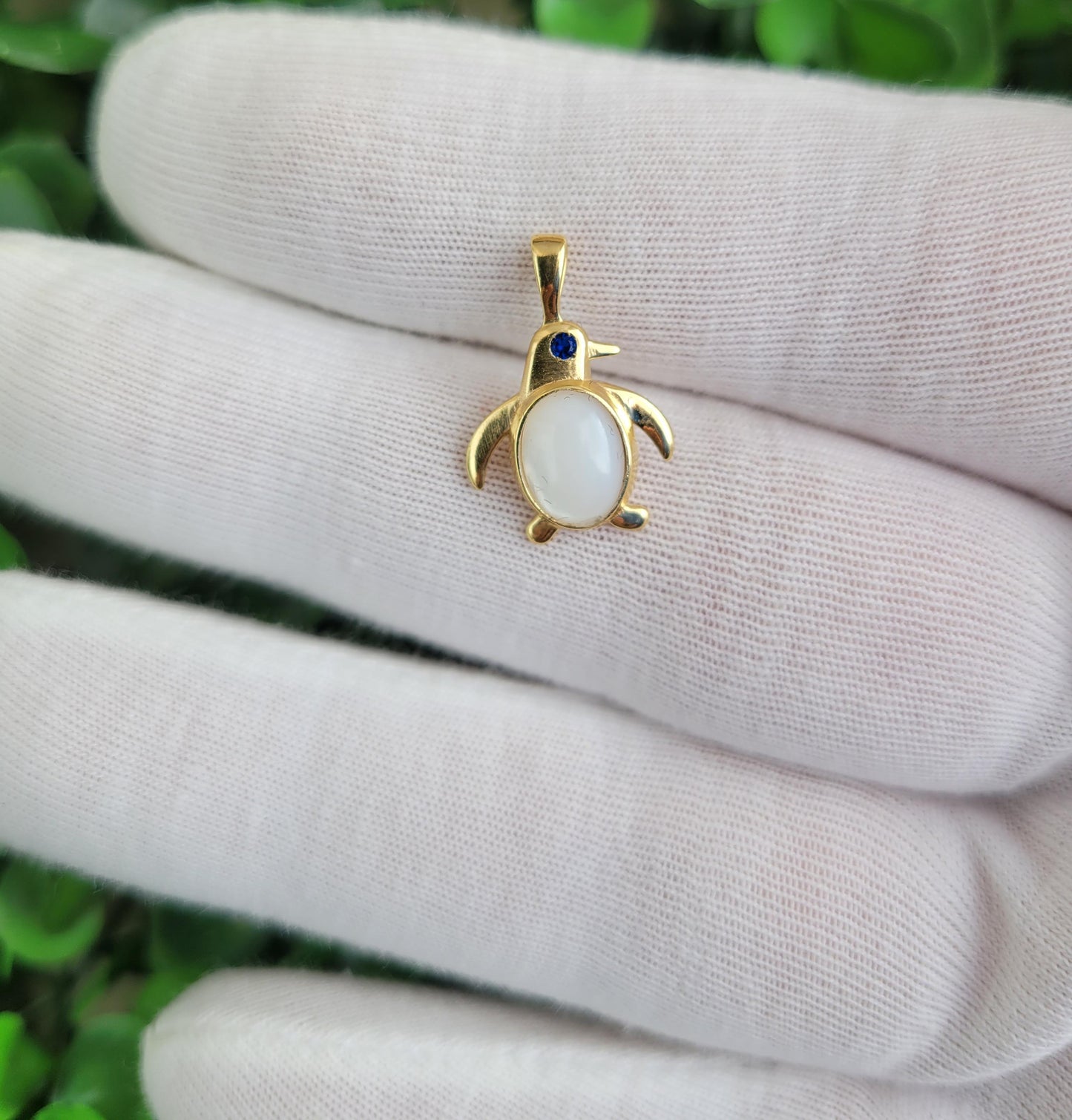 Pinguin 14k gold pendant