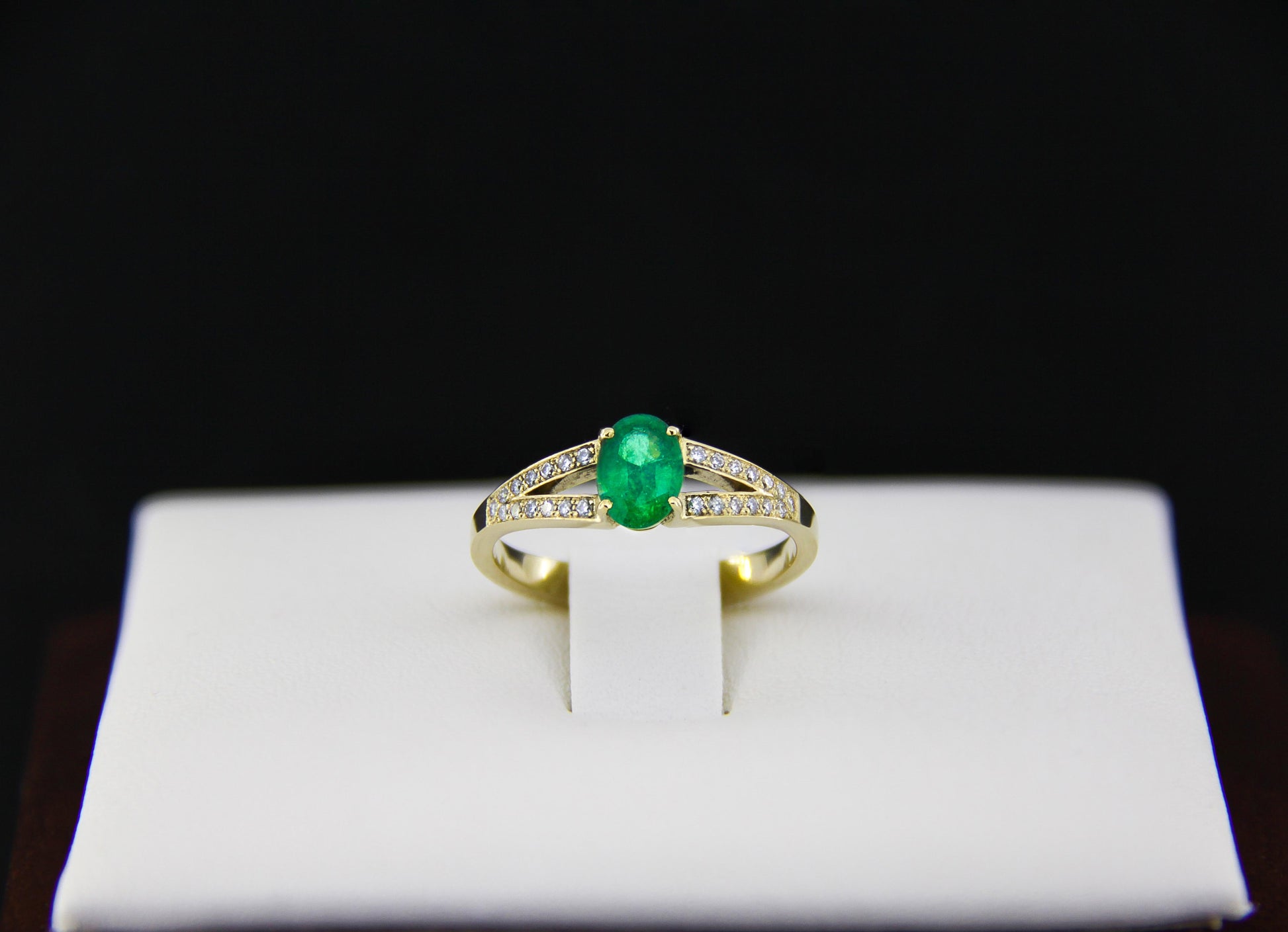 Emerald engagement 14k gold ring