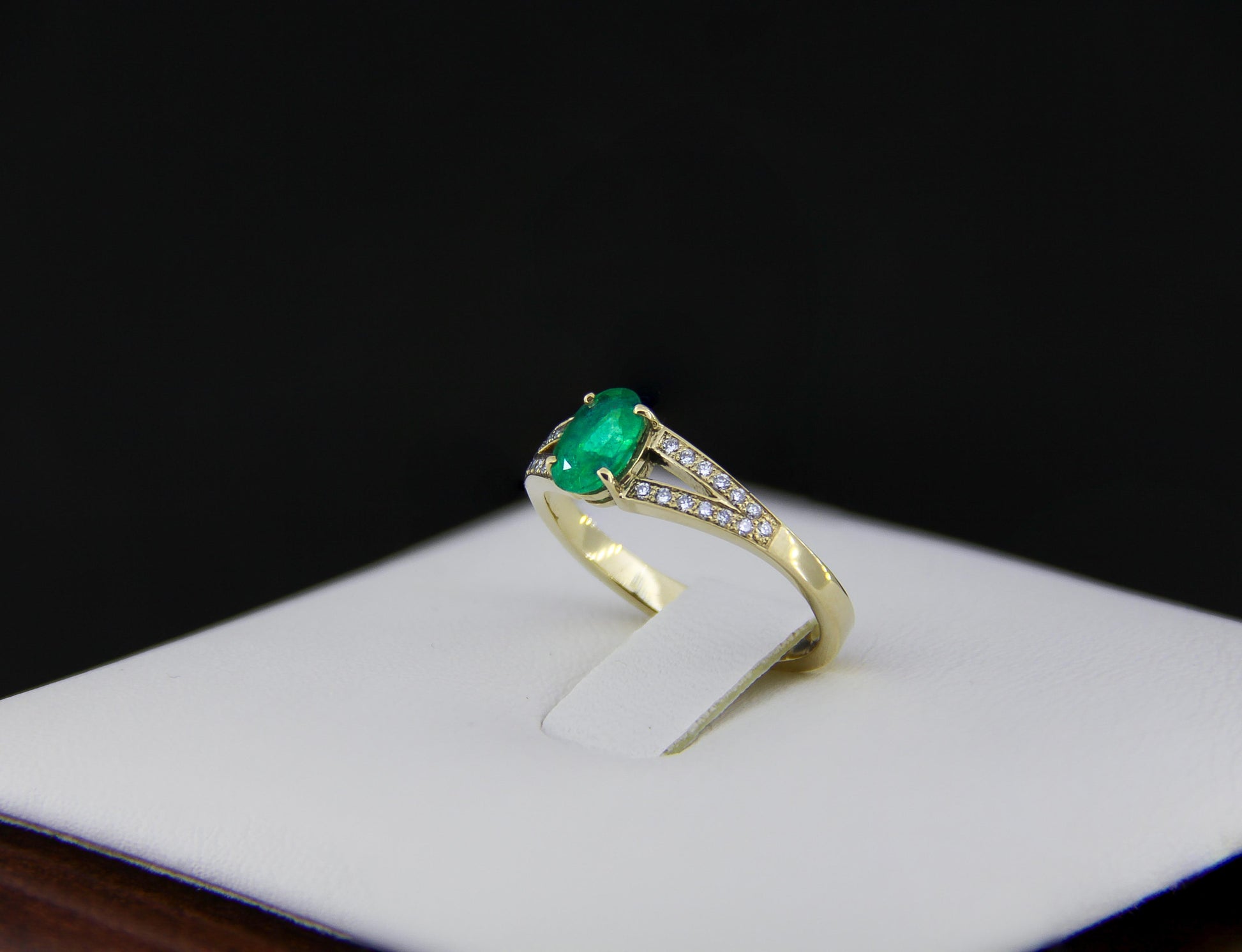 Emerald engagement 14k gold ring