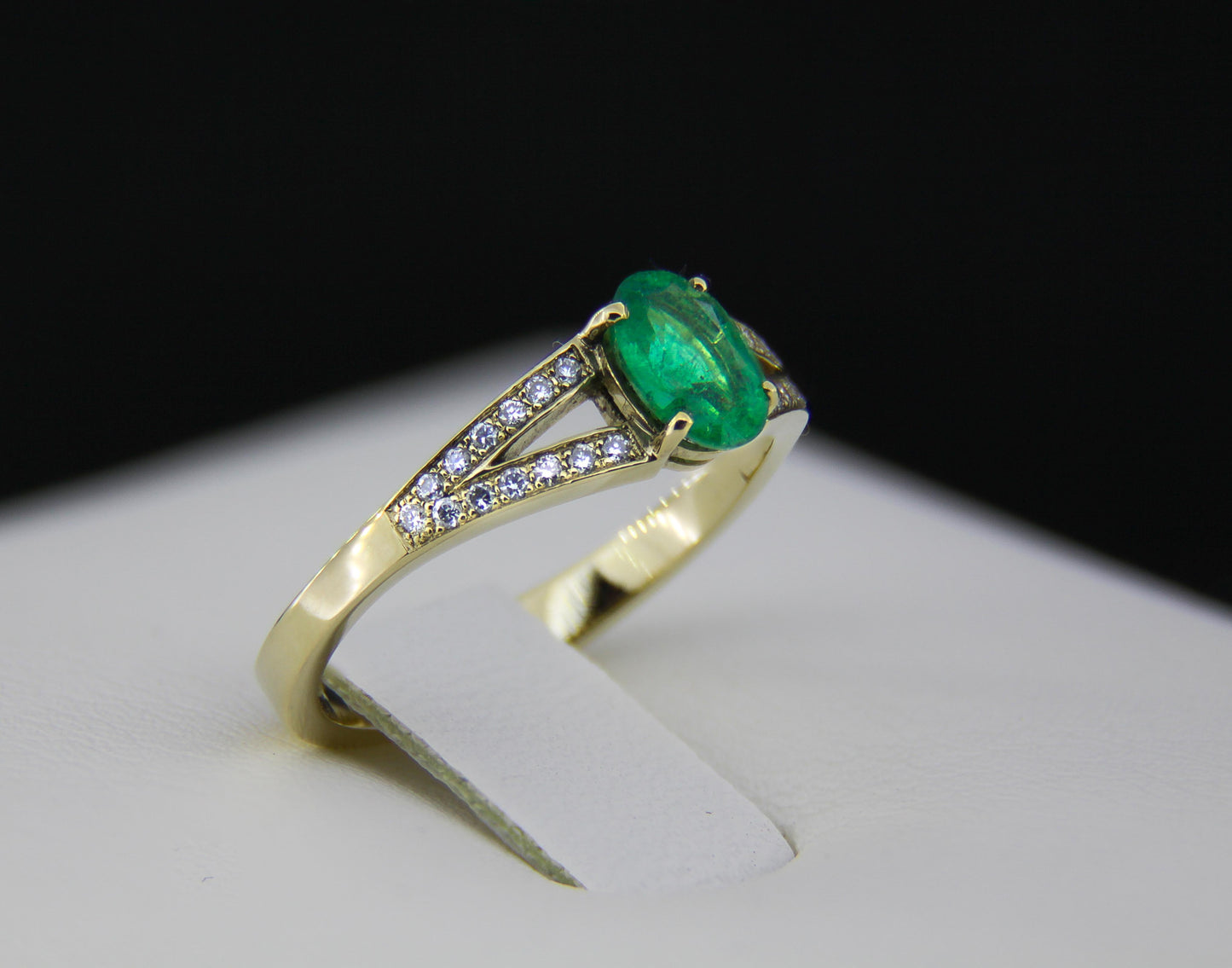 Emerald engagement 14k gold ring