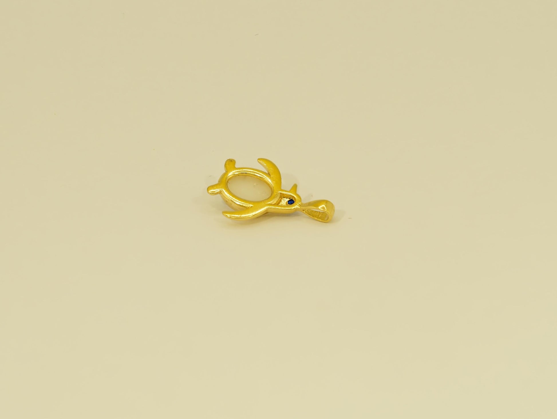 Pinguin 14k gold pendant