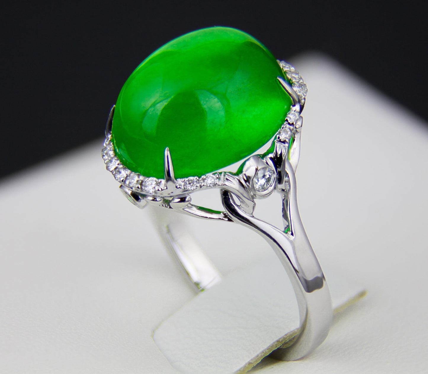 Green jade 14k gold ring