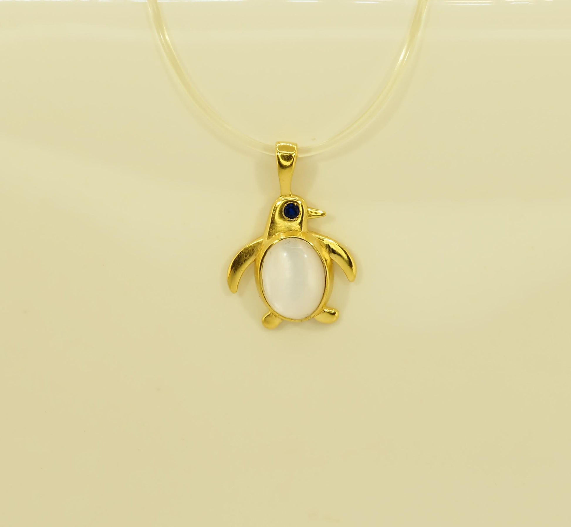 Pinguin 14k gold pendant