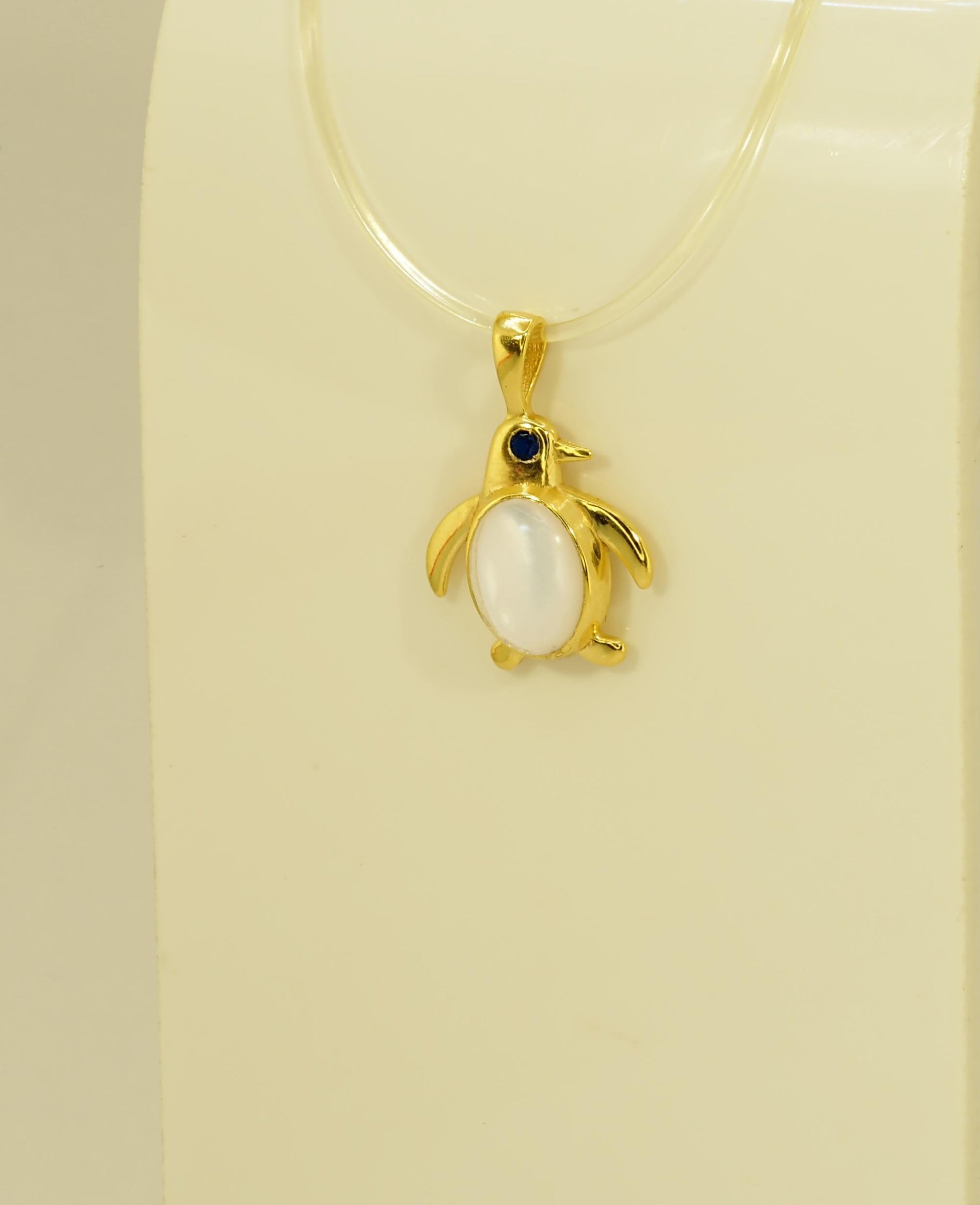 Pinguin 14k gold pendant