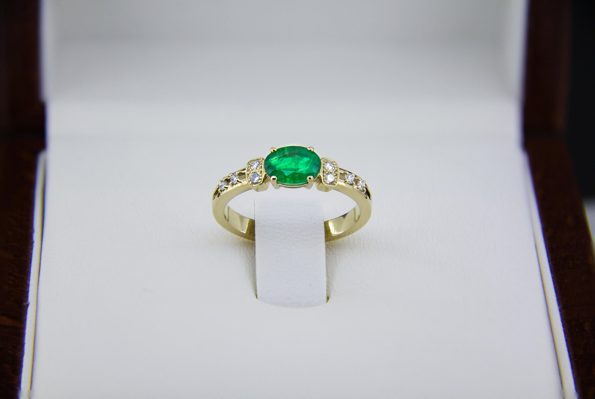 Emerald 14k gold ring