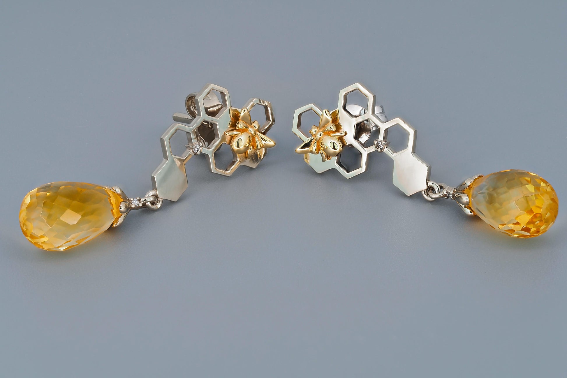 Bee on honeycomb citrine earrings studs