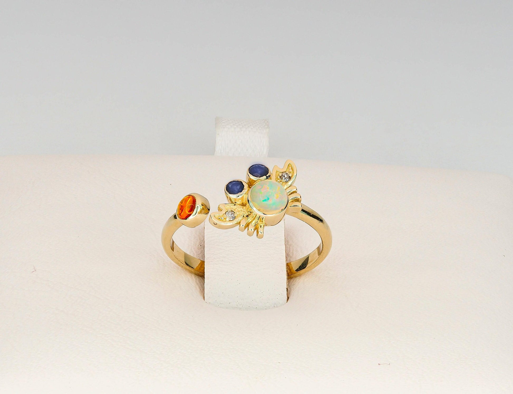 Crab gold ring with opal in 14k gold